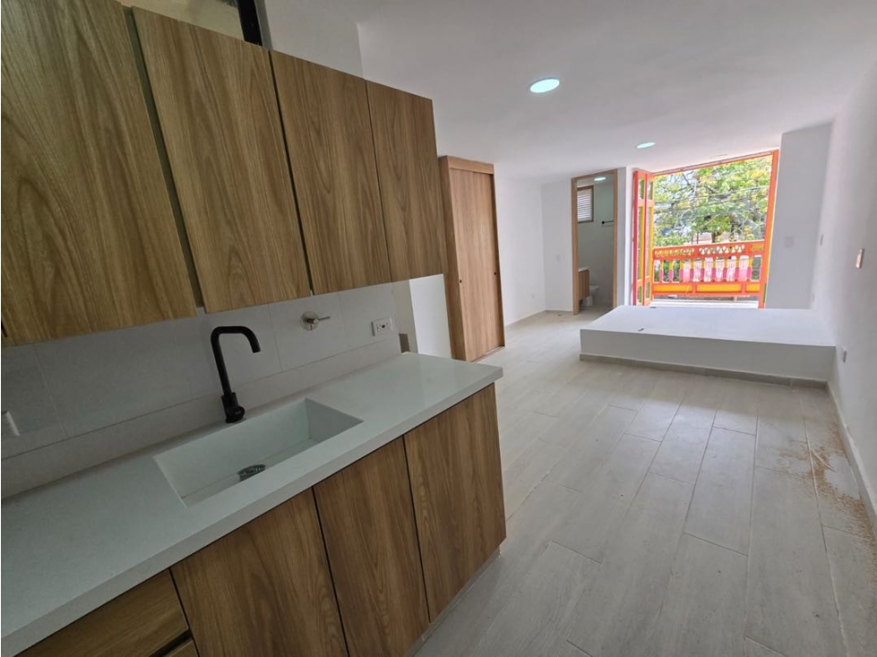 VENDO APARTAMENTO CON VISTA AL PARQUE PRINCIPAL DE GUATAPE — foto 3
