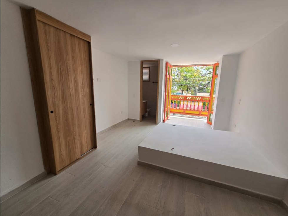 VENDO APARTAMENTO CON VISTA AL PARQUE PRINCIPAL DE GUATAPE — foto 4