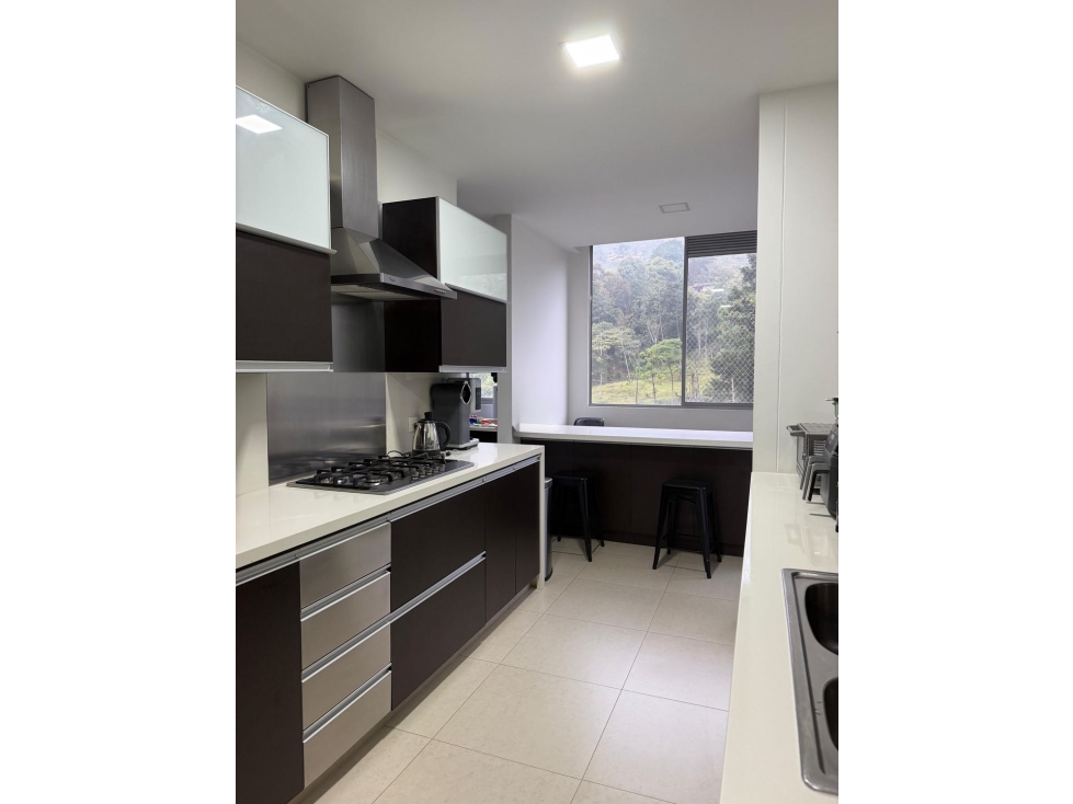 VENDO APARTAMENTO CON VISTA EN EL POBLADO — foto 5