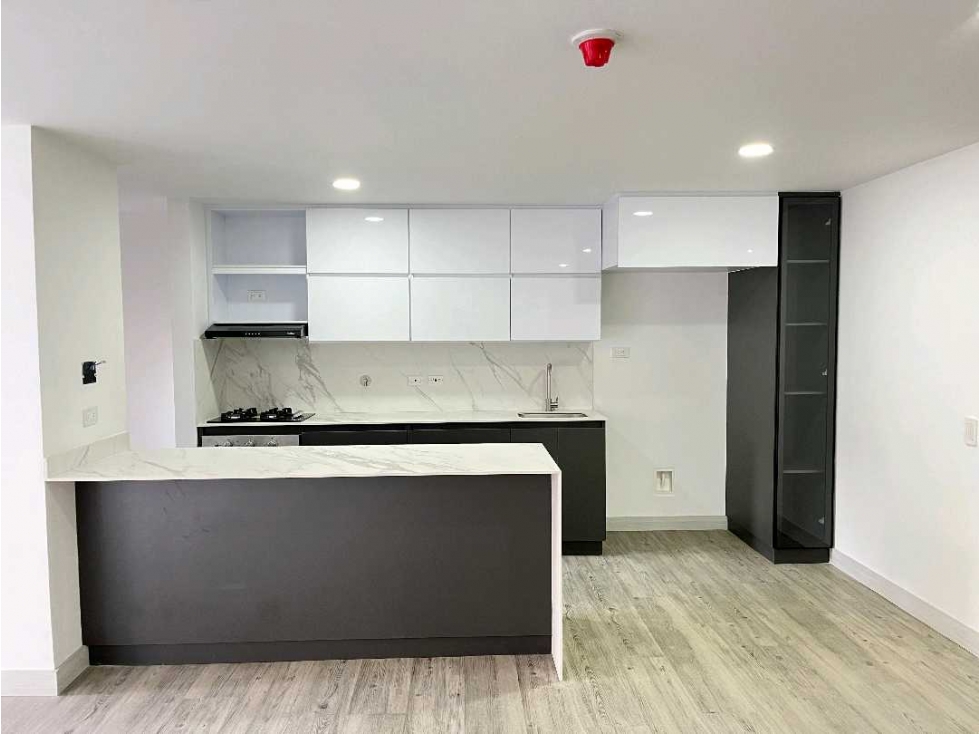 Vendo Apartamento Conquistadores Área131 Mtrs,Valor $975
