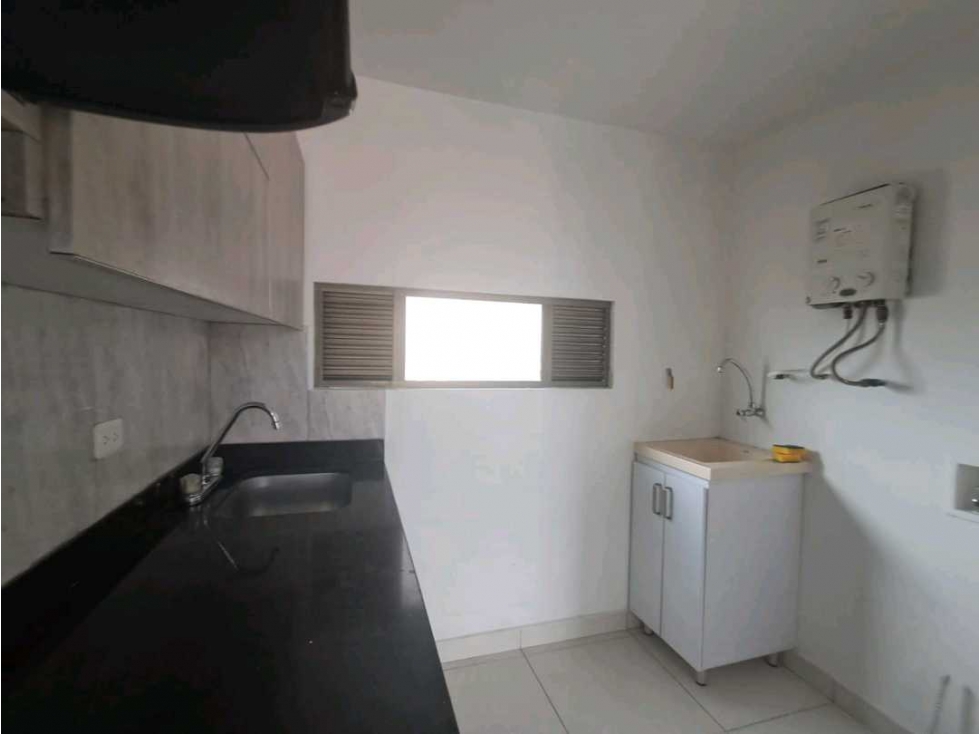 VENDO APARTAMENTO DUPLEX EN BARRIO CRISTOBAL IDEAL PARA INVESION — foto 4