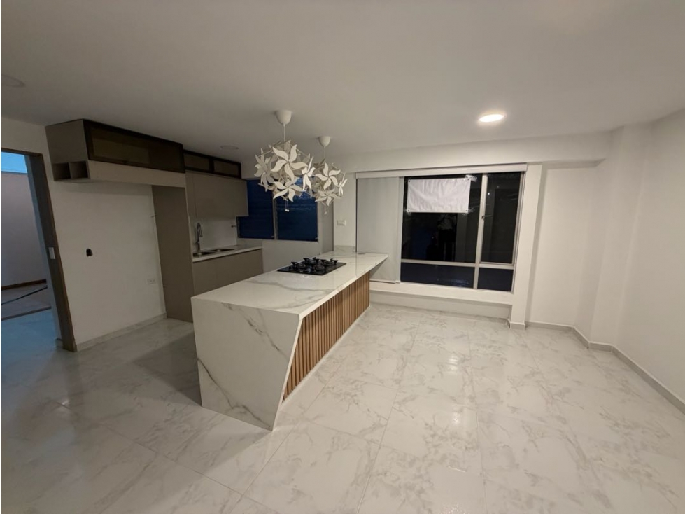 VENDO APARTAMENTO DUPLEX REMODELADO ENELPOBLADO SAN LUCAS — foto 2