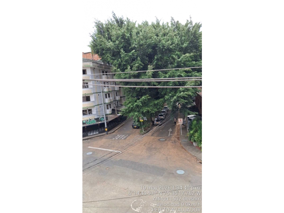 VENDO APARTAMENTO EDIFICIO CON ESCALERAS ZONA LAURELES, UPB, LA 70