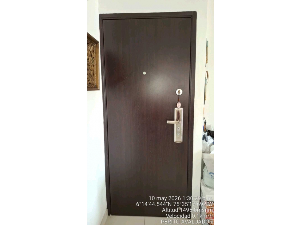 VENDO APARTAMENTO EDIFICIO CON ESCALERAS ZONA LAURELES, UPB, LA 70 — foto 2