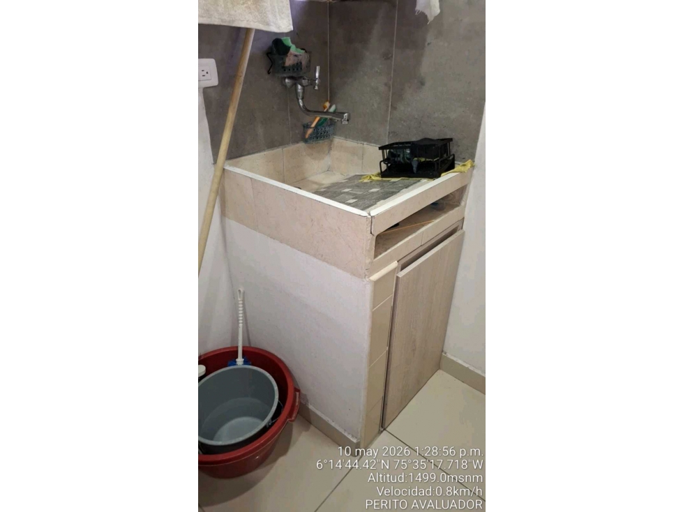 VENDO APARTAMENTO EDIFICIO CON ESCALERAS ZONA LAURELES, UPB, LA 70 — foto 6