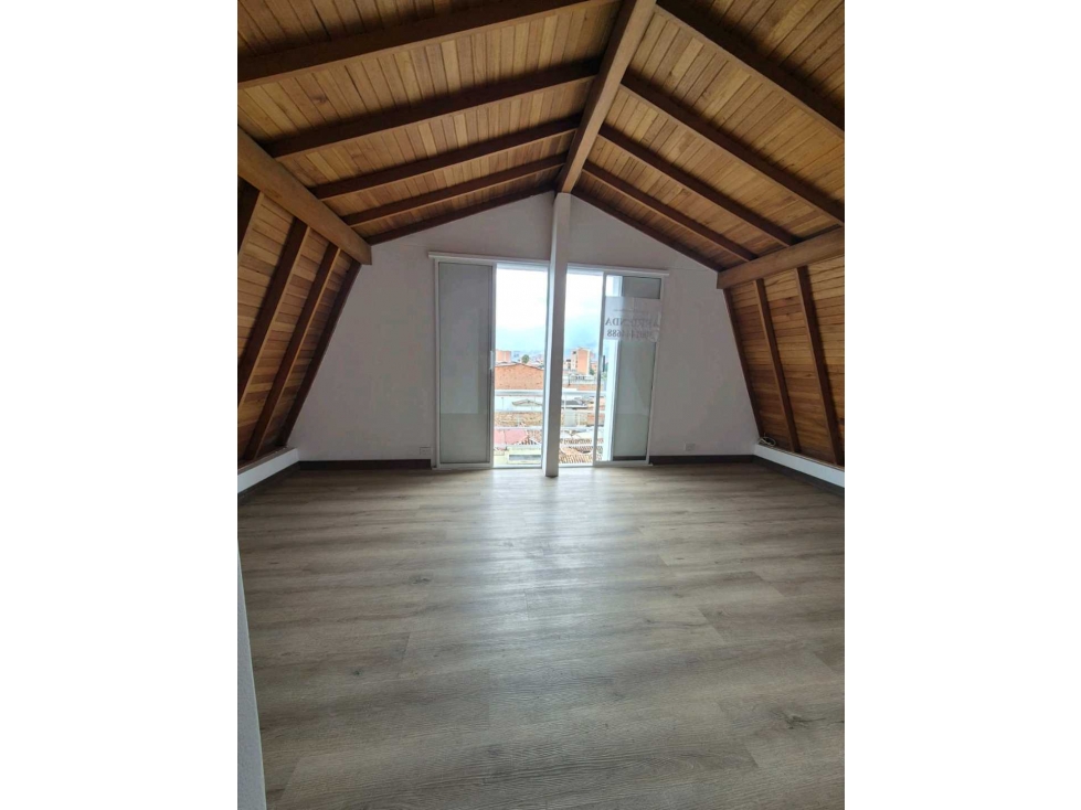 VENDO APARTAMENTO EL LAURELES, CERCA AL PRIMER PARQUE — foto 2