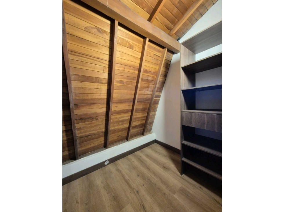 VENDO APARTAMENTO EL LAURELES, CERCA AL PRIMER PARQUE — foto 3