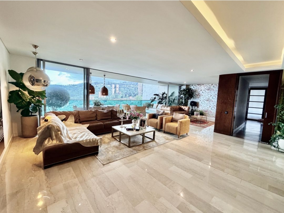 Vendo apartamento. El Poblado, sector La Calera - Marymount