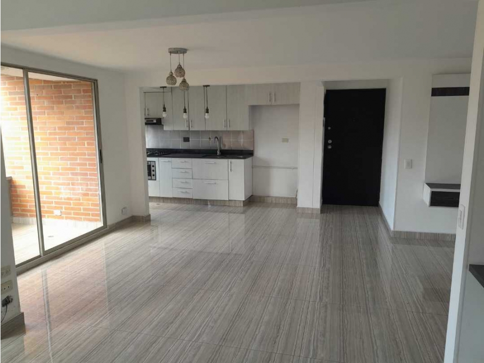 VENDO APARTAMENTO EN ALMERIA UNIDAD COMPLETA