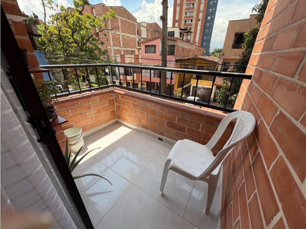 Vendo apartamento en barrio Cristóbal segundo piso, garaje
