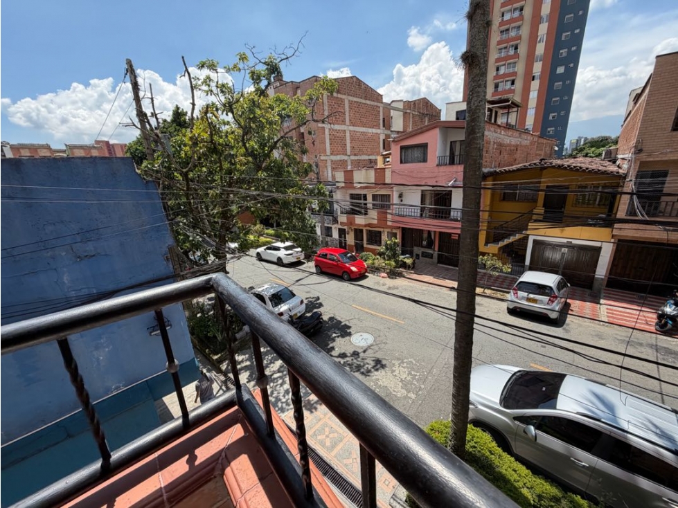 Vendo apartamento en barrio Cristóbal segundo piso, garaje — foto 2