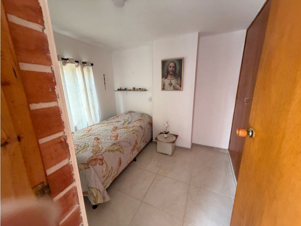 Vendo apartamento en barrio Cristóbal segundo piso, garaje — foto 4