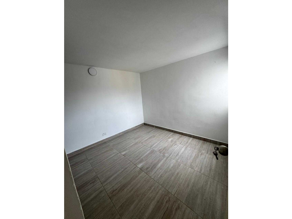 VENDO APARTAMENTO EN BELLO RIACHUELOS 3°PISO ACCESO POR ESCALAS — foto 4