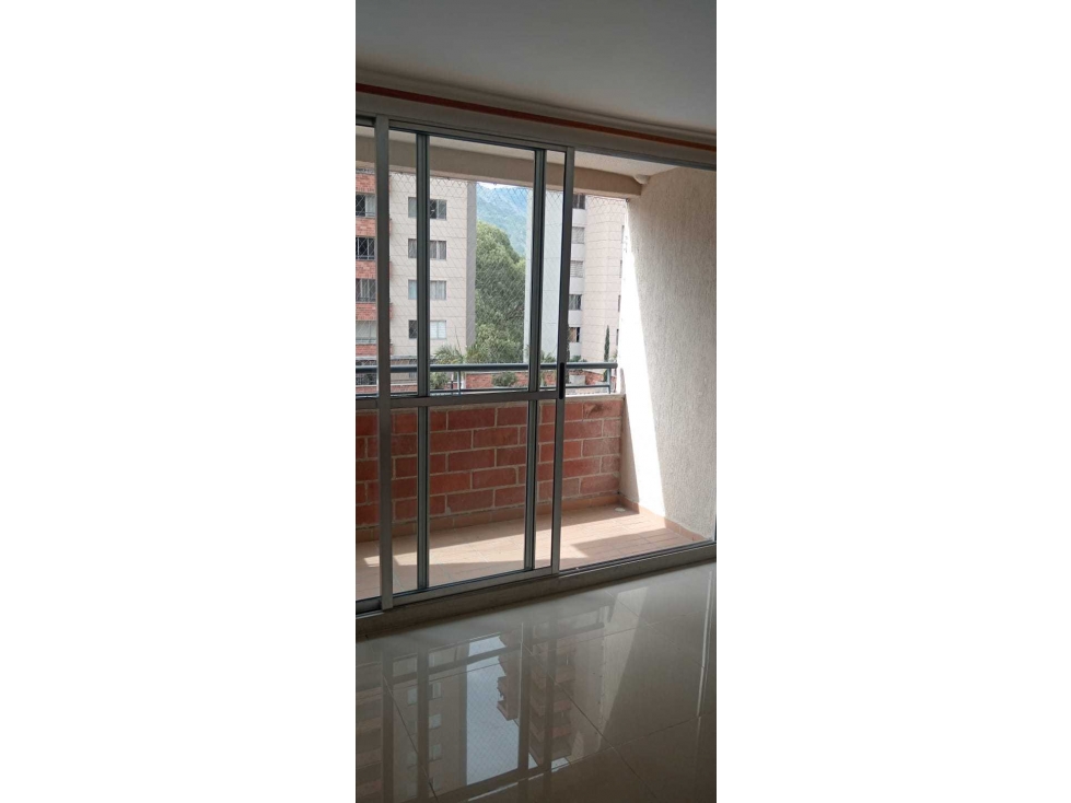 VENDO APARTAMENTO EN BELLO MOLINARES