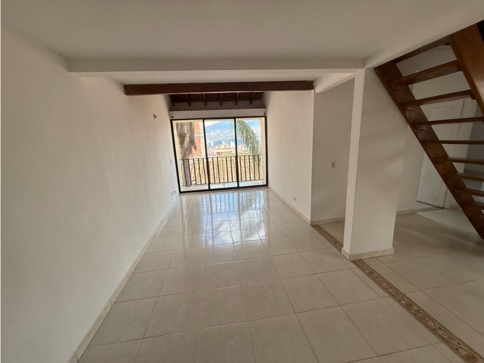 Vendo apartamento en Buenos Aires cerca a la central parqueadero