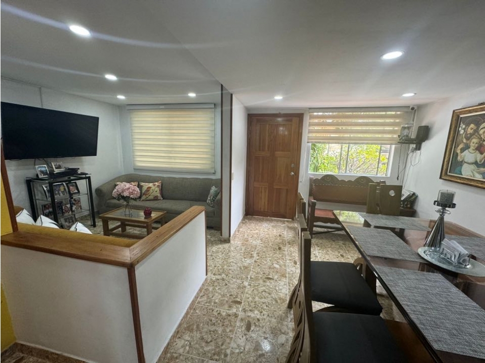 Vendo casa en Calasanz parte baja