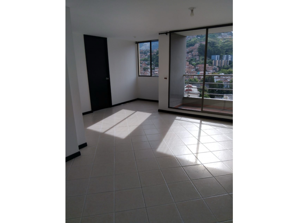 VENDO APARTAMENTO EN CALASANZ PARTE BAJA CON PARQUEADERO Y CUARTO UTIL — foto 2
