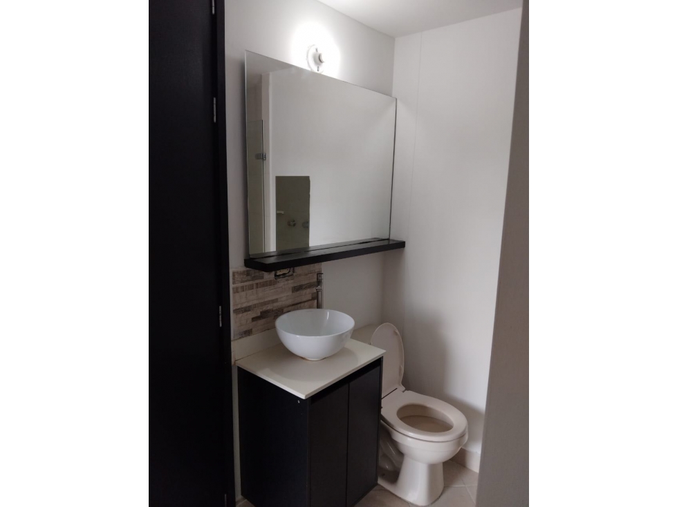 VENDO APARTAMENTO EN CALASANZ PARTE BAJA CON PARQUEADERO Y CUARTO UTIL — foto 4