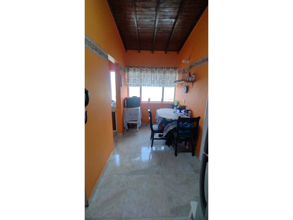 VENDO APARTAMENTO EN CALASANZ PARTE BAJA CERCA A LA ESTACION FLORESTA — foto 4