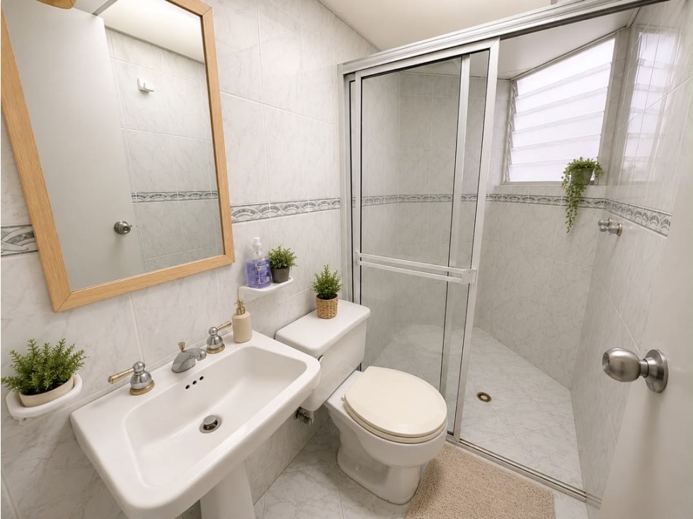 Vendo apartamento en calasanz parte baja 3 habitaciones,parqueadero — foto 2