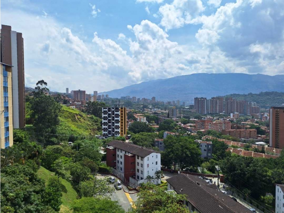 VENDO APARTAMENTO EN CALASANZ PARTE MEDIA