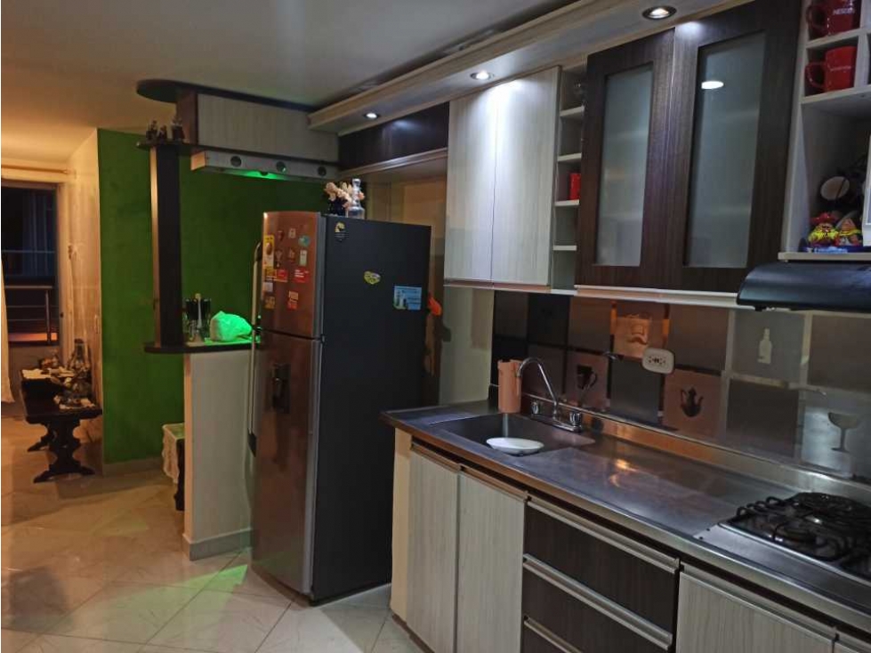 Apartamento en Caldas 3 alcobas con balcón y parqueadero moto — foto 3