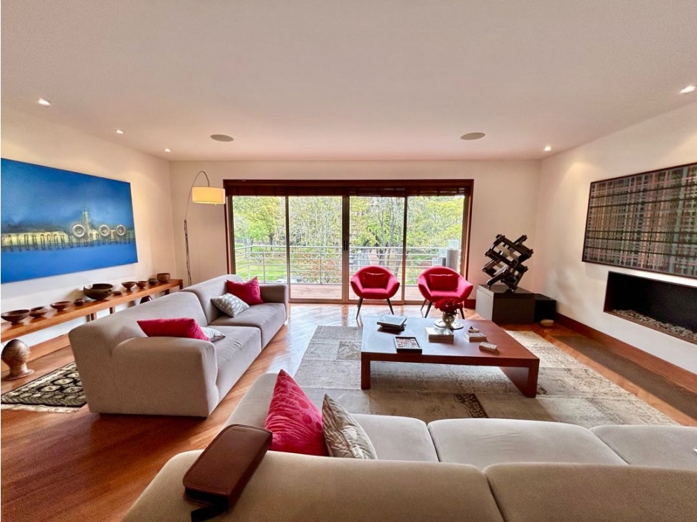 VENDO APARTAMENTO EN CHICO RESERVADO AMPLIO, ESPECTACULAR