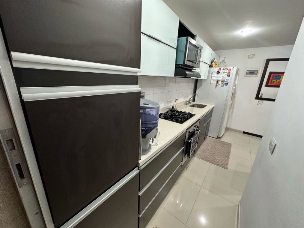Vendo Apartamento en Ciudad del Río, Balcón Amplio en Unidad Completa — foto 4