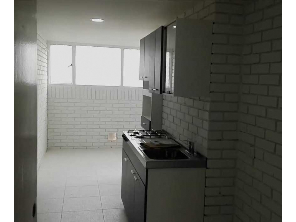 VENDO APARTAMENTO EN COLSEGUROS CERCA A PALOQUEMAO — foto 2