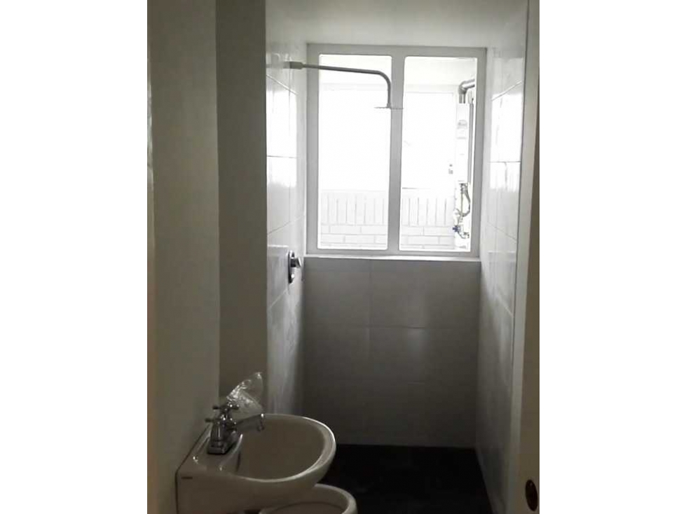 VENDO APARTAMENTO EN COLSEGUROS CERCA A PALOQUEMAO — foto 4