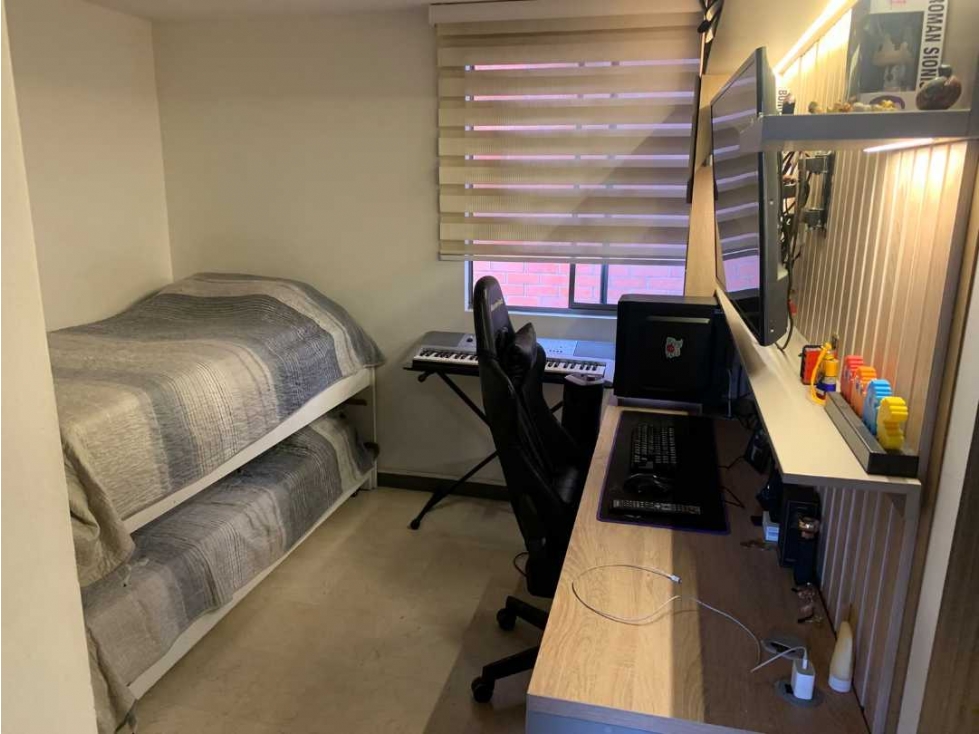 VENDO APARTAMENTO EN CONQUISTADORES PISO 7 PARQUEADEROS DOBLE — foto 6