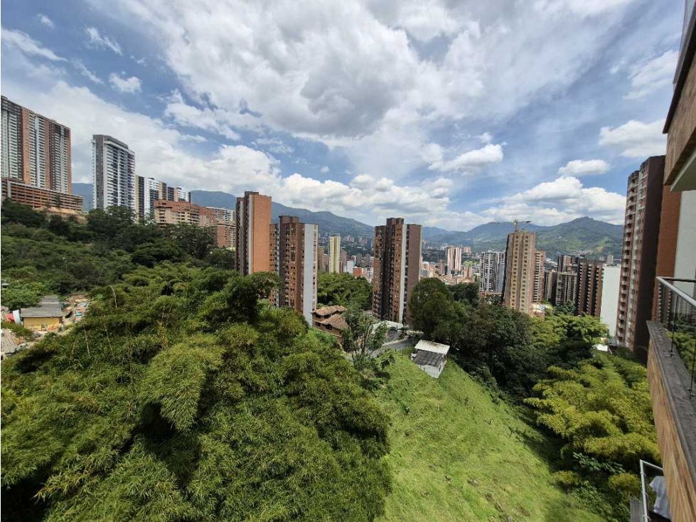 VENDO APARTAMENTO EN EDIFICIO EN SABANETA, SECTOR EL CARMELO