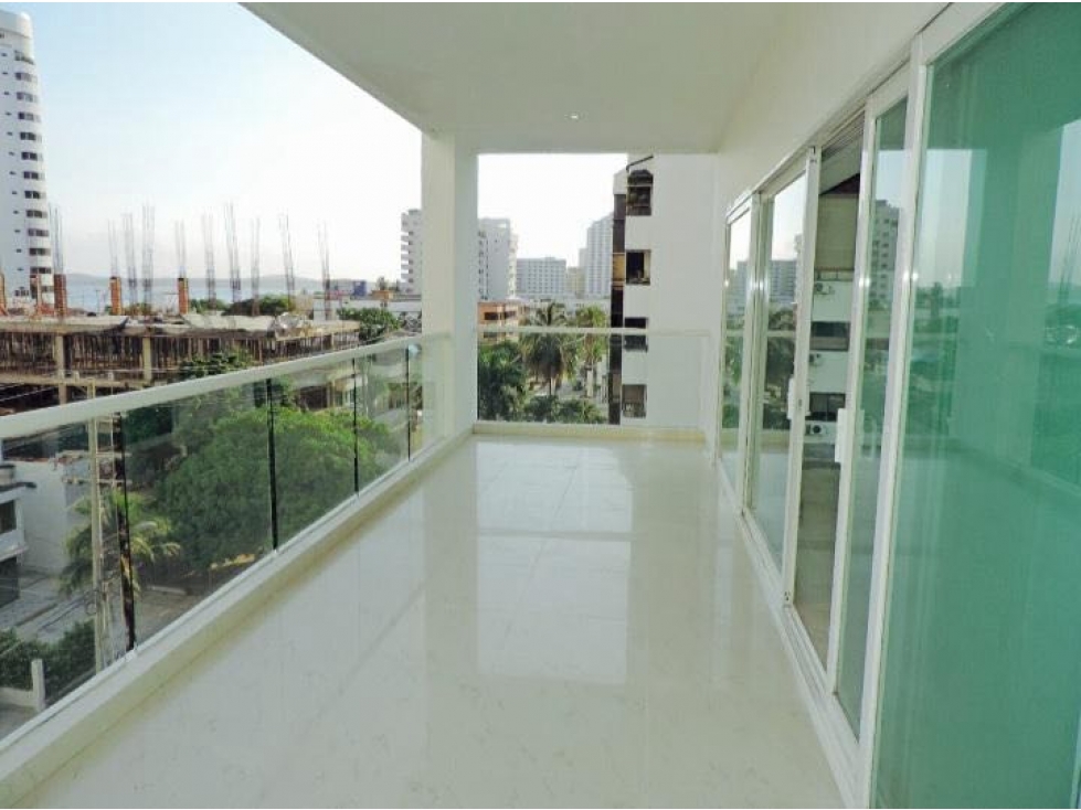 VENDO APARTAMENTO EN EL EDIFICIO AKASHI EN BOCAGRANDE CARTAGENA