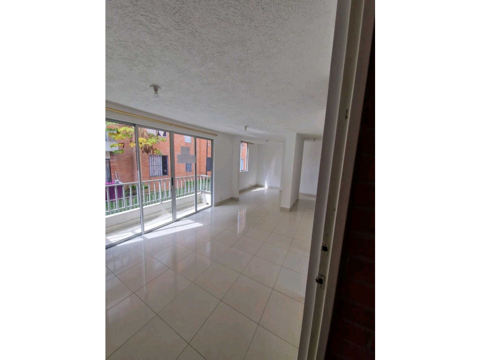 Vendo apartamento en el norte de cali barrio menga unidad cerrada — foto 4