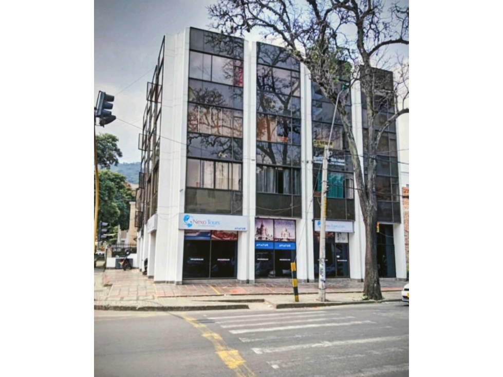 Vendo apartamento norte de cali barrio granada 3 alcobas piso tercero
