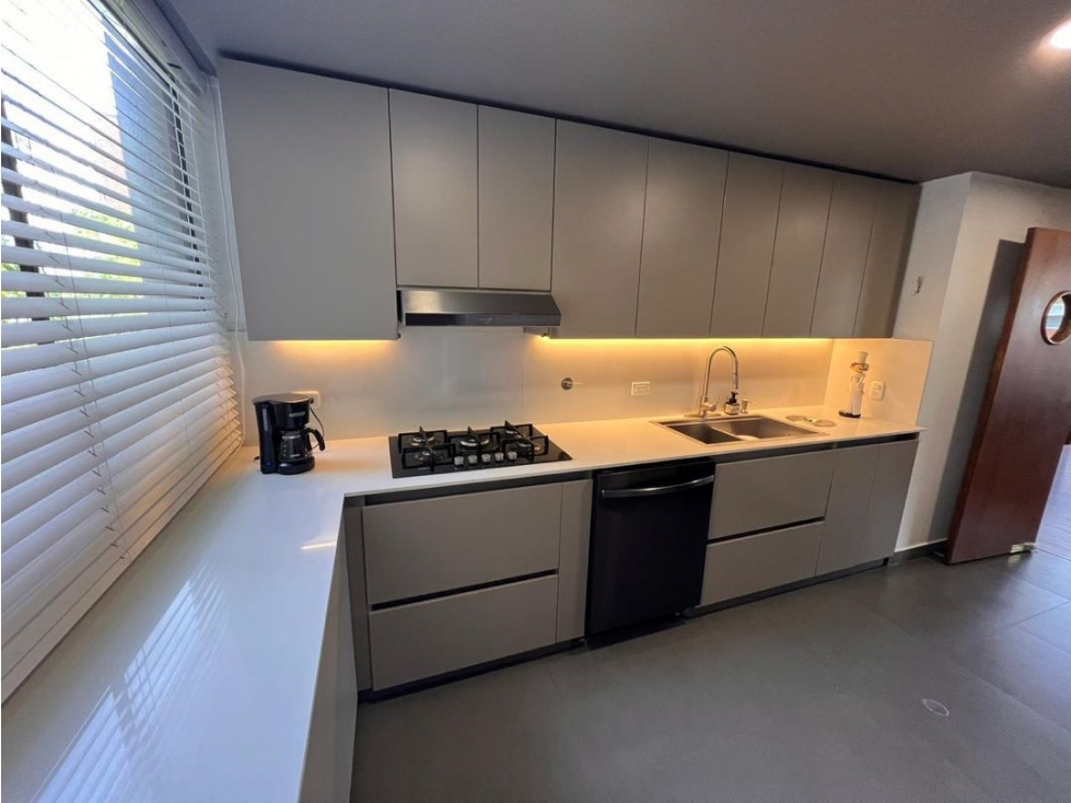 Vendo apartamento en el Poblado, Los Balsos — foto 5