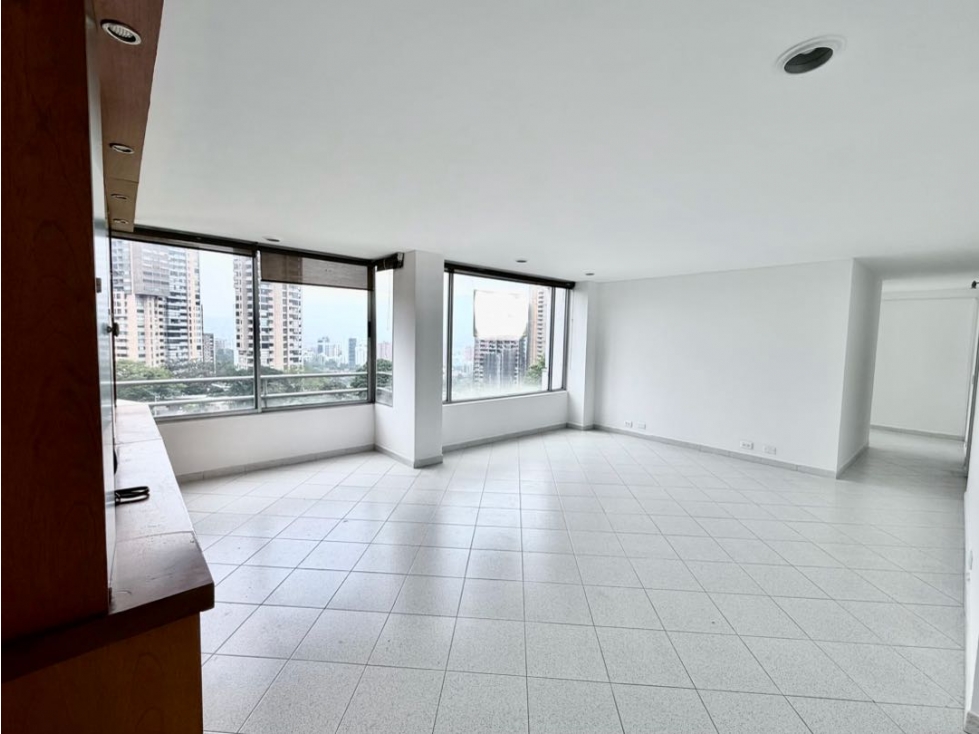 Vendo apartamento en El Poblado, sector Los Balsos x La 34 — foto 2