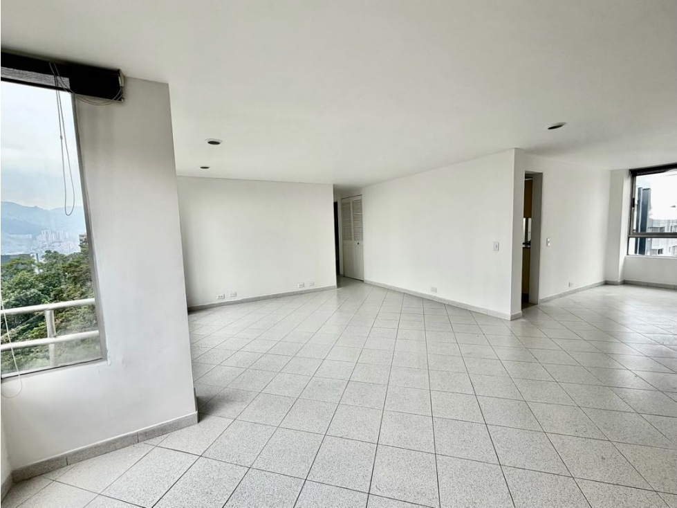 Vendo apartamento en El Poblado, sector Los Balsos x La 34 — foto 4