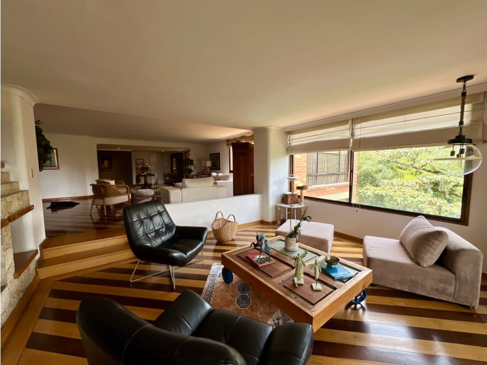 VENDO APARTAMENTO EN EL POBLADO LA VISITACION IDEAL PARA REMODELAR — foto 3
