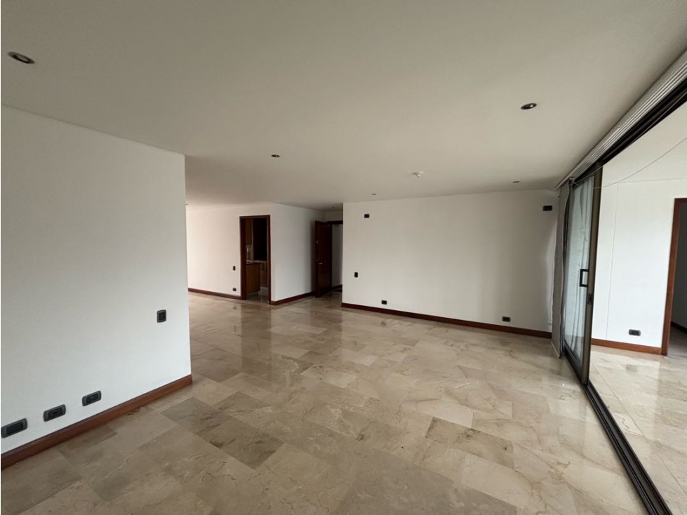 VENDO APARTAMENTO EN EL POBLADO LA TOMATERA CERCA MILLA DE ORO — foto 4