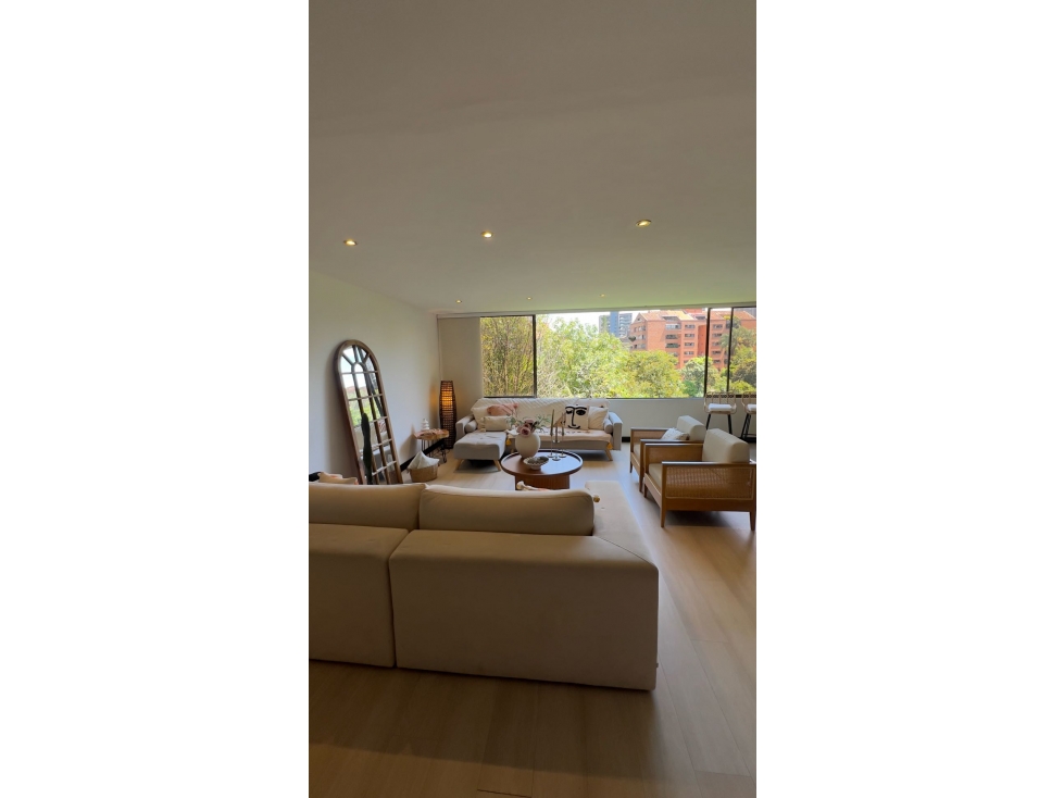 VENDO APARTAMENTO EN EL POBLADO MUY CERCA DEL TESORO VISTA VERDE — foto 5