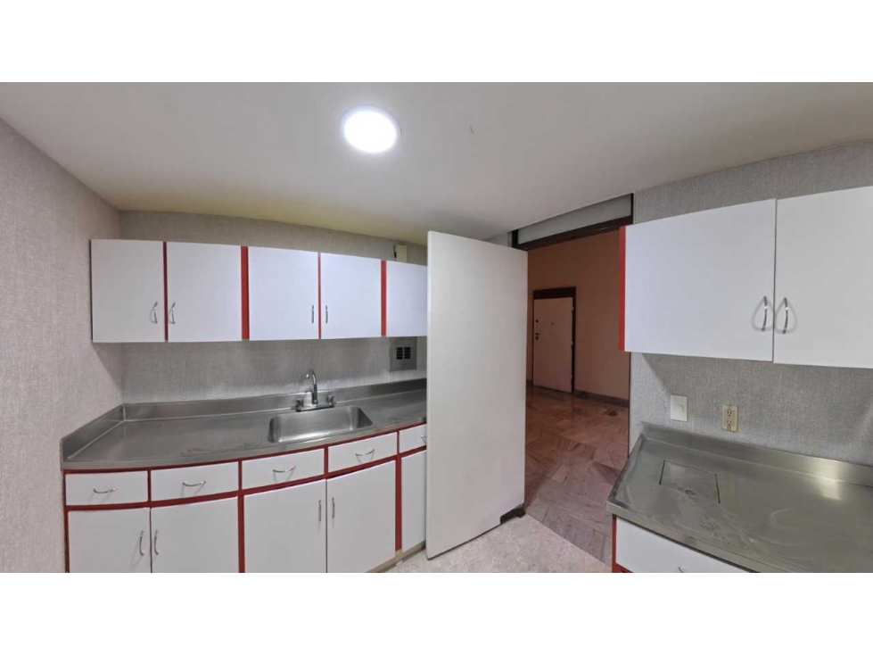 VENDO APARTAMENTO EN EL POBLADO-MEDELLIN SECTOR PATIO BONITO — foto 2