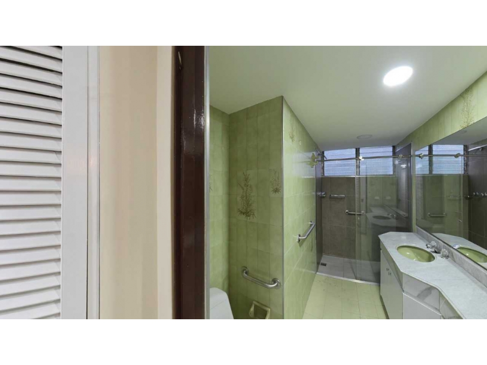 VENDO APARTAMENTO EN EL POBLADO-MEDELLIN SECTOR PATIO BONITO — foto 5