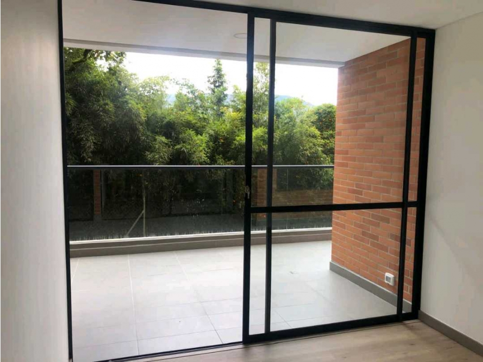 VENDO APARTAMENTO EN EL RETIRO CON TERRAZA
