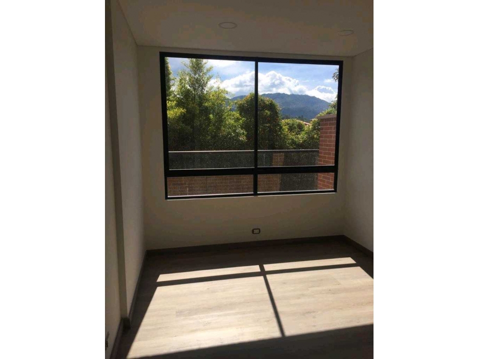 VENDO APARTAMENTO EN EL RETIRO CON TERRAZA — foto 4
