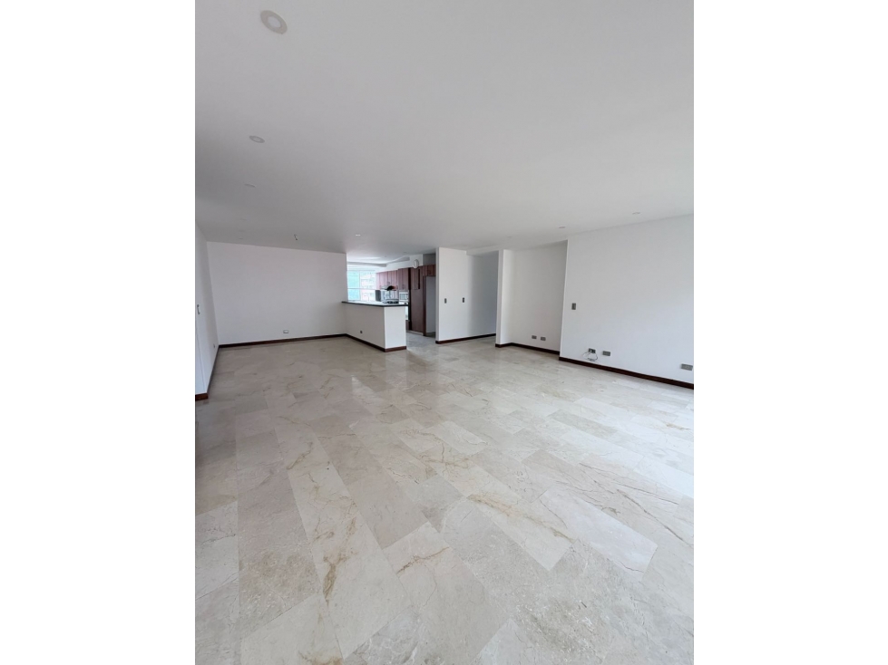 VENDO APARTAMENTO EN EL SECTOR LA TOMATERA, EL POBLADO 189M2 PISO ALTO