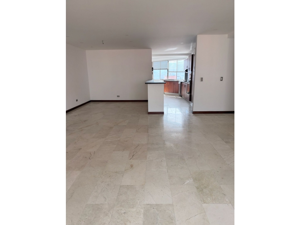 VENDO APARTAMENTO EN EL SECTOR LA TOMATERA, EL POBLADO 189M2 PISO ALTO — foto 4