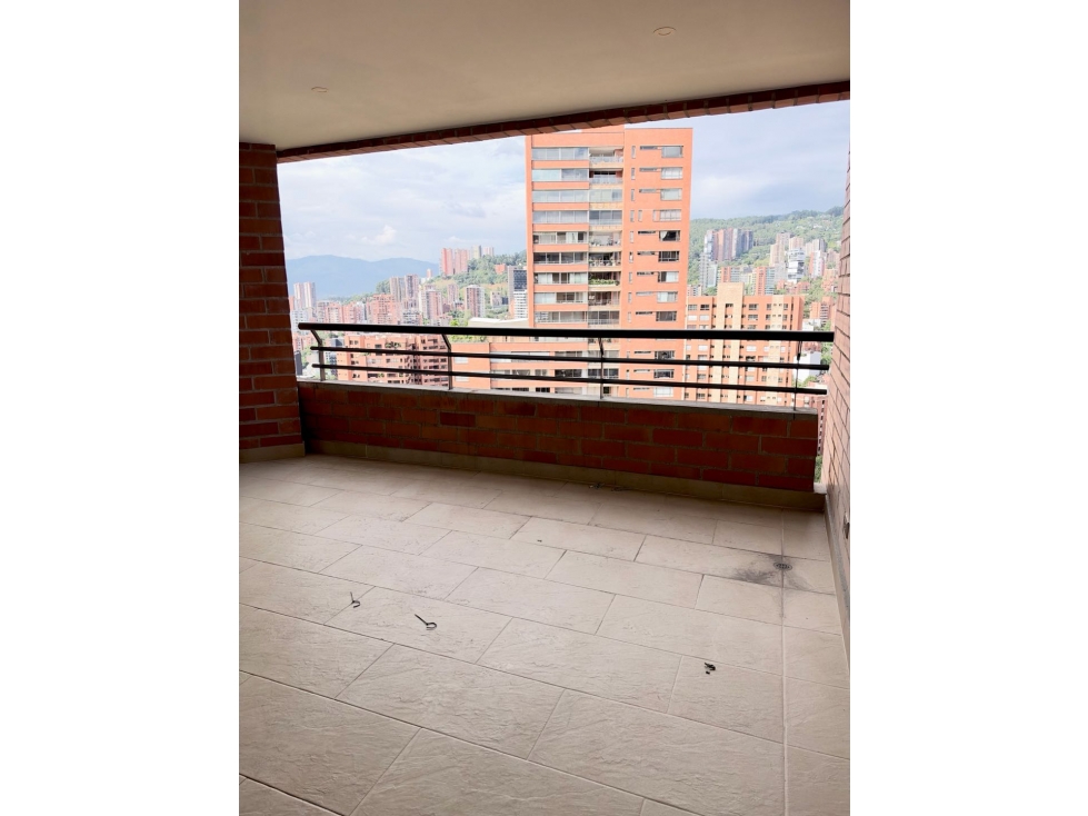 VENDO APARTAMENTO EN EL SECTOR LA TOMATERA, EL POBLADO 189M2 PISO ALTO — foto 5