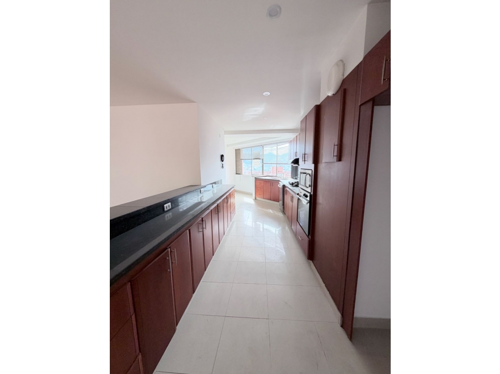 VENDO APARTAMENTO EN EL SECTOR LA TOMATERA, EL POBLADO 189M2 PISO ALTO — foto 6