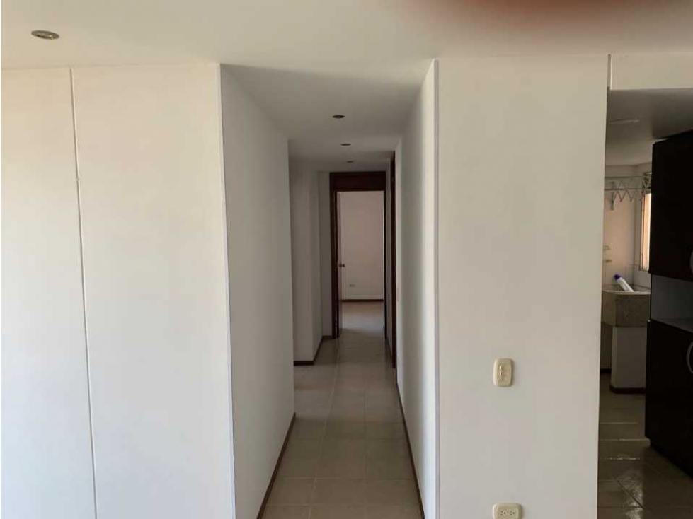 Vendo apartamento en el sur de cali barrio ciudad 2000 unidad cerrada — foto 2